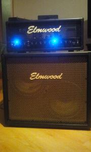 Amplificador Elmwood y pantalla.jpg