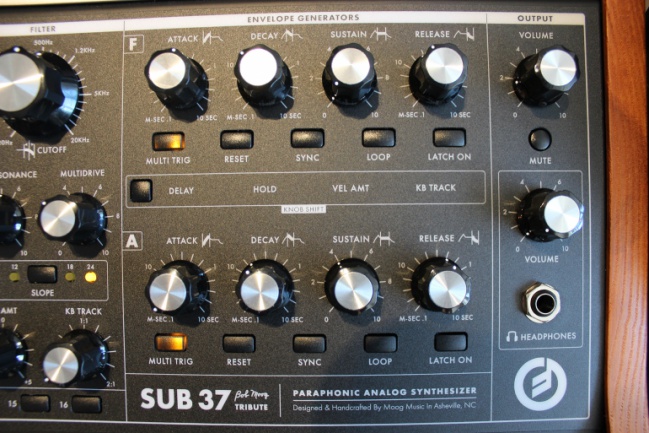 Moog Sub 37
