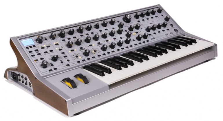 Moog Subsequent 37 CV