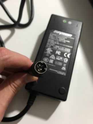 Conexión fuente de alimentación Model 1