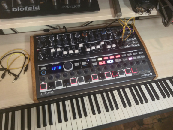 Review Arturia MiniBrute 2S