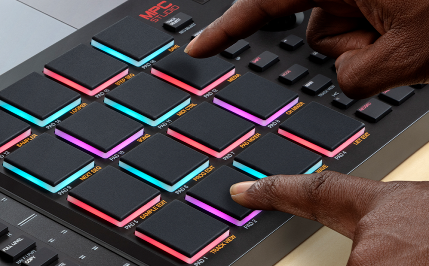 https://d1jtxvnvoxswj8.cloudfront.net/wysiwyg/akai-pro/pdp/mpc-studio/8_Premium_Pads.png