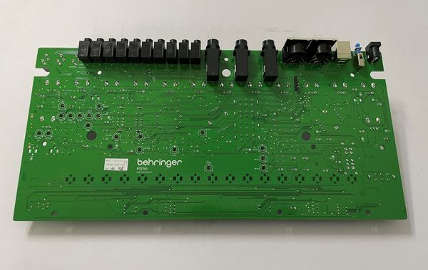 Más Behringer... ¿CR-78?