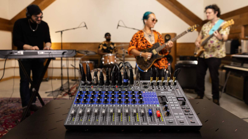 Zoom LiveTrak L12next