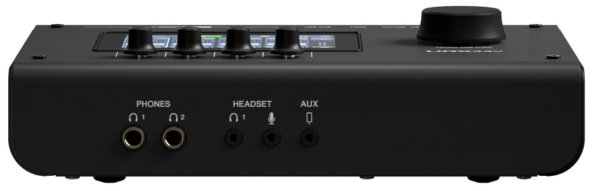 Review Yamaha URX44V