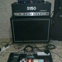Ampli y chucherías varias.