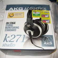 Auriculares AKG K271 en su caja XD