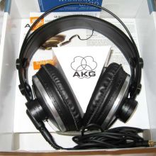 Auriculares AKG K271