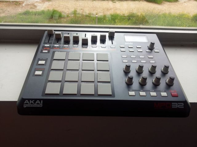 AKAI MPD32