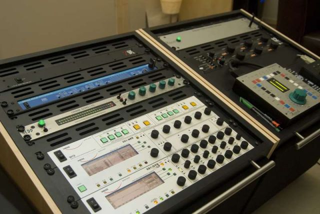 Mastering Mansion Madrid - Estudio 1 - Nuestros Racks Digitales