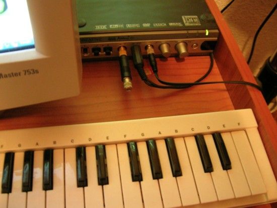 Teclado-controlador Evolution y previo de Creative