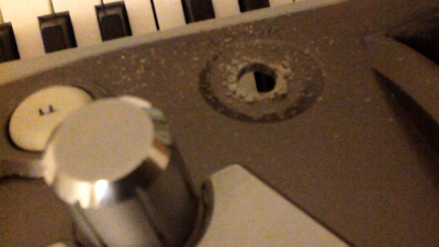 09 agrandar agujero con lija.png