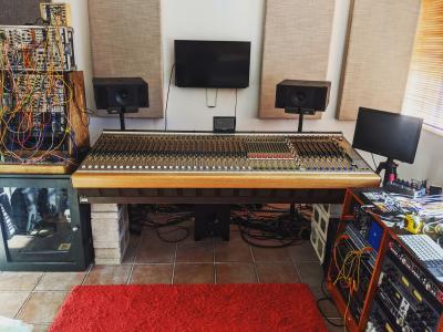 Cadac F en ladrillos.jpg