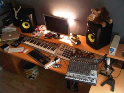 Joan Reyes - estudio.jpg