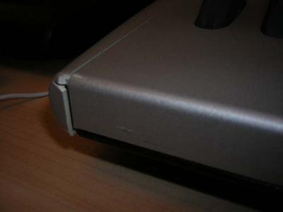 Golpe esquina izquierda inferior (desde la derecha).jpg