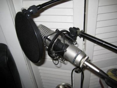 rode-nt1-a-condenser-microphone.jpg