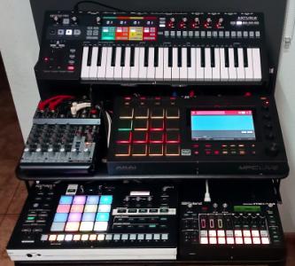 EQUIPO MARZO 2023 peq.jpg