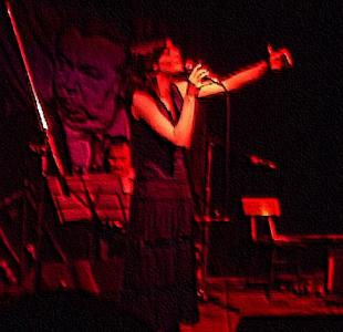 cuellas trío bajorrelieve.jpg