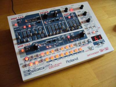 roland-sh-32-71817.jpg