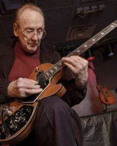 Les Paul.jpeg
