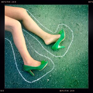 44-Find one color to connect two objects in a tight space.JPG