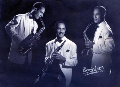 Mi padre en Panamá.jpg