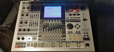 Roland mc-909.jpg