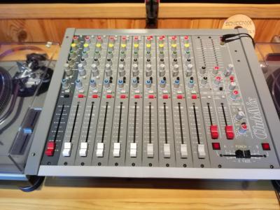 canal gris oscuro.jpg