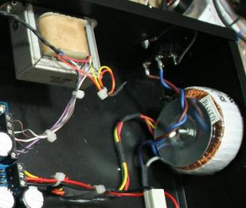 1176 trafo alimentacion y salida.JPG