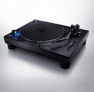 Descubre el nuevo giradiscos para DJ Technics SL-1200M7L - Blog de  Panasonic España