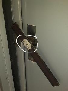 maneta fuera pasador.JPG