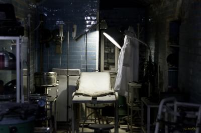 Foto quirofano refugios de Almeria2.jpg