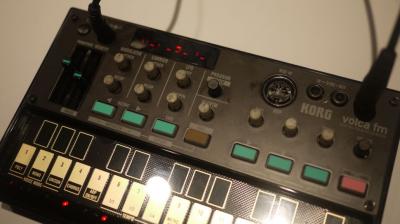 volca-fm-970-80.jpg