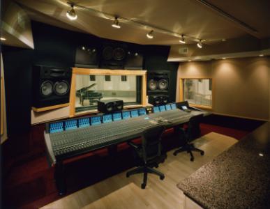 ssl_duality_la-sound-gallery.JPG