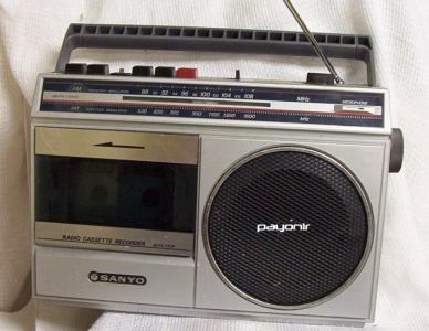 radiocassette-sanyo.jpg