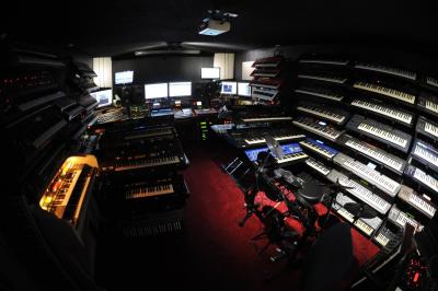 synth-cave-massive-collection.jpg