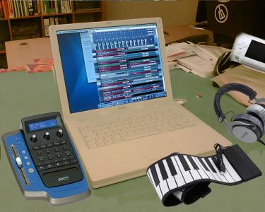 Pequeño Studio Portable.jpg