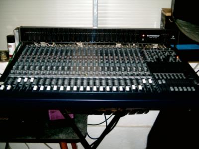 behringer mx8000.jpg