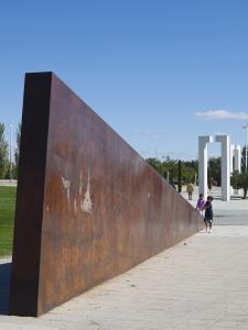 niños en escultura corregido.jpg