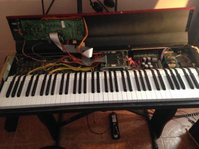 piano korg abierto.JPG