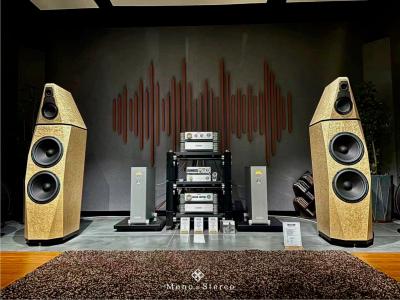 living_voice_vox_olympian_speakers_review_matej_isak_mono_and_stereo_2023_high_end_audiophile_luxury_audio_music_-1.jpeg