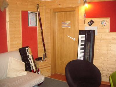 Trasera izquierda hispa.jpg