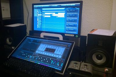 eve audio sc205 4 escritorio.jpg