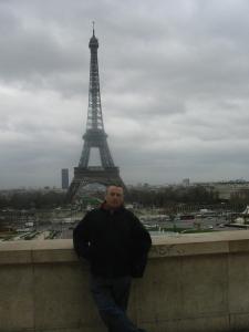 CarmeloEiffel.jpg