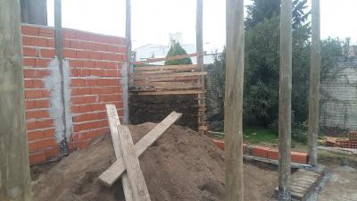 14 la pared va tomando forma.jpg