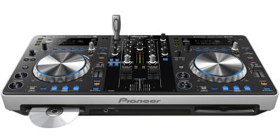 XDJ-R1-with-USB-and-CD.jpg