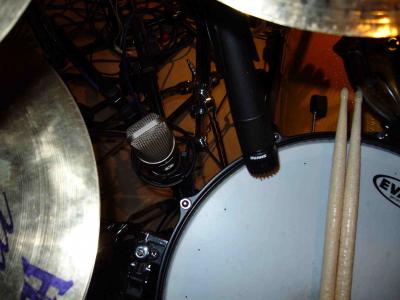 Caja Malbicho up 1.jpg