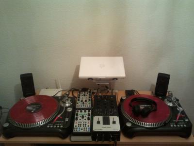 Cabina Dj Peta 18.01.2012.jpg