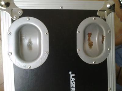 Flightcase oxidado y pintura levantada.jpg