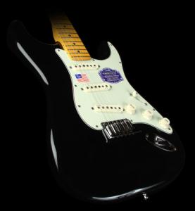 4366_American_Deluxe_Stratocaster_V_Maple_Neck_Black_US10107599_1.jpg